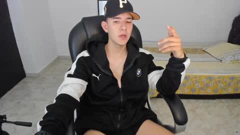 Aleck Boy online show from 27, 11, 2025