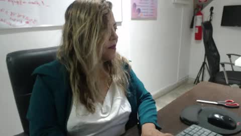 Snapshot of aleja_lollipop chatting on 24, 4, 2026 Aleja online show from 24, 4, 2026