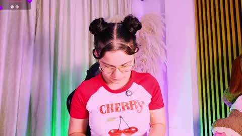 Snapshot of alejagarcia_ chatting on 4, 6, 2026 CUTE ALEJA online show from 4, 6, 2026