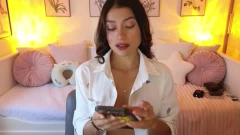 Alejandhra online show from 26, 11, 2025