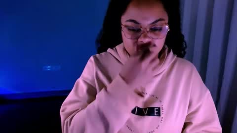 Alejandra  online show from 18, 12, 2025