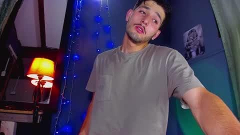 alejo_323__ online show from 22, 1, 2025