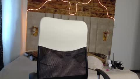Snapshot of alektra_bryce chatting on 9, 9, 2025 alektra_bryce online show from 9, 9, 2025