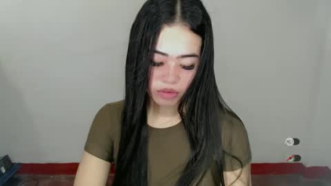 Snapshot of alesha_vibe_me chatting on 13, 12, 2024 alesha_vibe_me online show from 13, 12, 2024