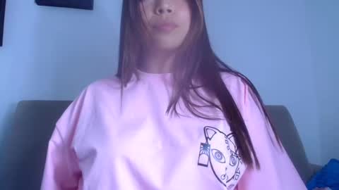 QUEEN OFF MILk  IM BACK  15 NOV online show from 22, 12, 2024