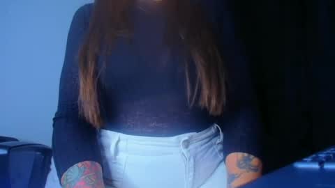 QUEEN OFF MILk  IM BACK  15 NOV online show from 27, 2, 2025