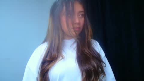 QUEEN OFF MILk  IM BACK  15 NOV online show from 4, 3, 2025