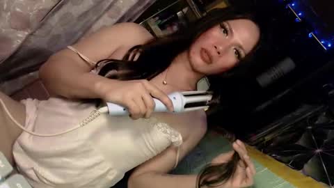 alessandra_megzz online show from 6, 3, 2026