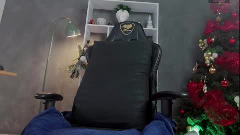 Alessandro INDEPENDENT MODEL online show from 5, 12, 2025