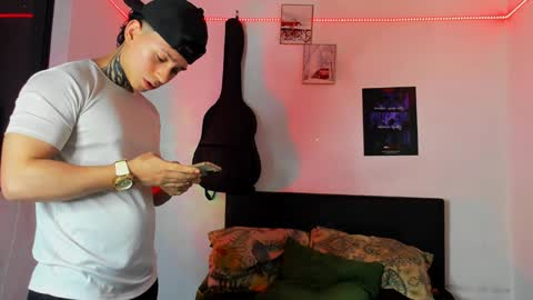 Snapshot of alessandro_wolf chatting on 8, 12, 2024 Alessandro online show from 8, 12, 2024