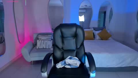 ALESSA ROMERO  online show from 22, 12, 2025