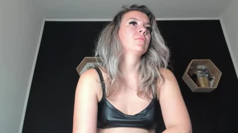 Snapshot of alesys69 chatting on 23, 9, 2025 alesys69 online show from 23, 9, 2025