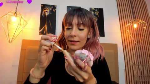 Aleszia online show from 3, 10, 2025
