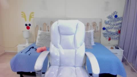 Snapshot of alex_cute77 chatting on 2, 12, 2024 alex online show from 2, 12, 2024