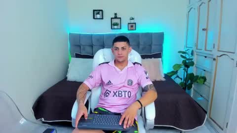 Snapshot of alex_cute77 chatting on 23, 1, 2025 alex online show from 23, 1, 2025