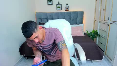 Snapshot of alex_cute77 chatting on 25, 1, 2025 alex online show from 25, 1, 2025