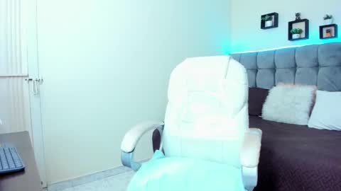 Snapshot of alex_cute77 chatting on 1, 2, 2025 alex online show from 1, 2, 2025