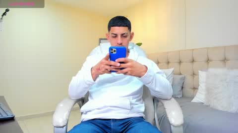 Snapshot of alex_cute77 chatting on 7, 3, 2025 alex online show from 7, 3, 2025