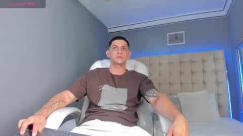 Snapshot of alex_cute77 chatting on 24, 9, 2025 alex online show from 24, 9, 2025