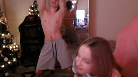 Snapshot of alex_gotcha chatting on 1, 1, 2025 Alex online show from 1, 1, 2025