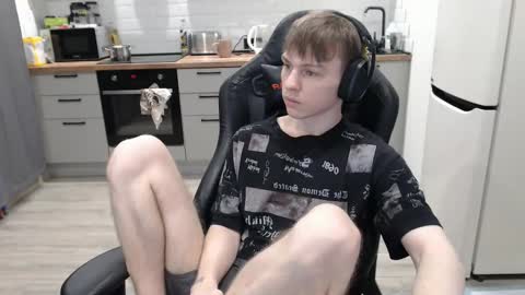 Snapshot of alex_gotcha chatting on 6, 3, 2025 Alex online show from 6, 3, 2025
