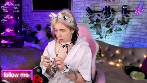 alex_howell online show from 11, 1, 2025