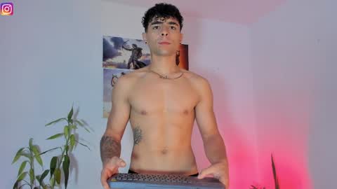 Snapshot of alex_zt7 chatting on 26, 4, 2026 x online show from 26, 4, 2026
