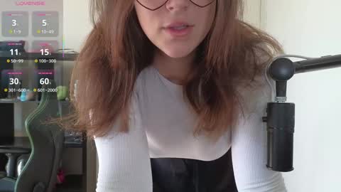 dont be afraid to click social media link its  working  just click on that  online show from 8, 10, 2025