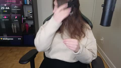 dont be afraid to click social media link its  working  just click on that  online show from 6, 11, 2025