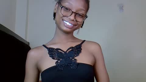 Snapshot of alexa_foxxie chatting on 14, 12, 2024 Alexa online show from 14, 12, 2024
