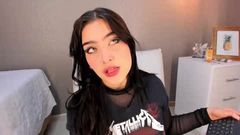 Alexa Thaylor online show from 25, 12, 2024