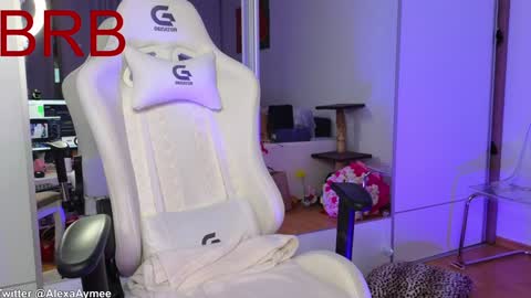 Snapshot of alexaaimee chatting on 23, 12, 2024 Alexa online show from 23, 12, 2024