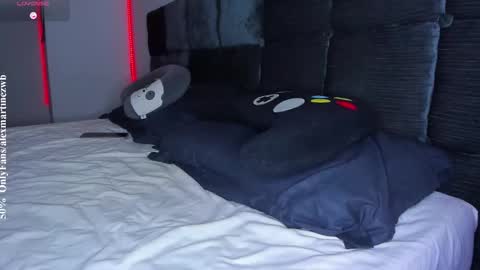 Onlyfansalexmartinezwb  Instagram alexwbmartinez  Twitter martinezcb937 online show from 7, 1, 2026