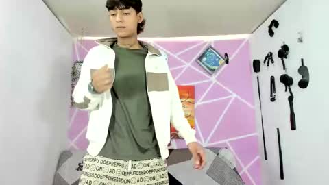Snapshot of alexandluke1 chatting on 31, 1, 2025 chicos hot online show from 31, 1, 2025