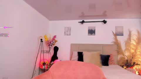 Alexandra Rodriguez online show from 8, 1, 2025