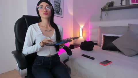 Snapshot of alexandra_sp chatting on 2, 7, 2026 ALEXANDRA online show from 2, 7, 2026