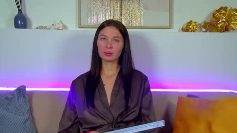 AlexandraBloom online show from 17, 9, 2025