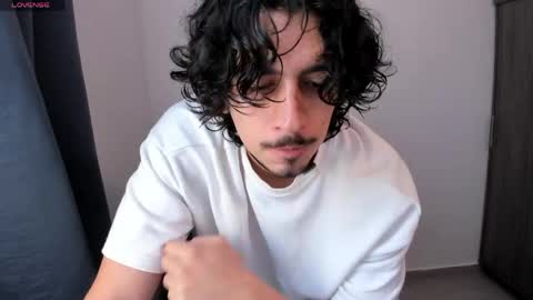 Snapshot of alexfloreszzz chatting on 12, 5, 2026 alexfloreszzz online show from 12, 5, 2026