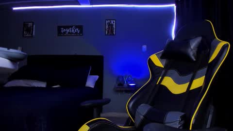 alexgiraldo__ online show from 28, 10, 2025