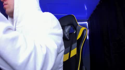 alexgiraldo__ online show from 15, 11, 2025