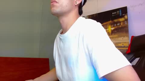 Snapshot of alexgiraldo__ chatting on 5, 7, 2026 alexgiraldo__ online show from 5, 7, 2026