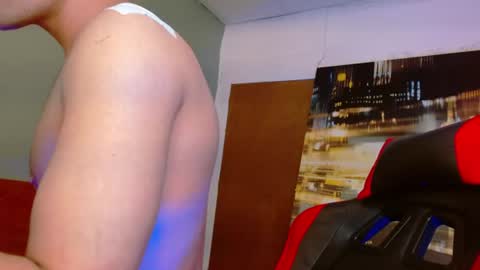 Snapshot of alexgiraldo__ chatting on 5, 7, 2026 alexgiraldo__ online show from 5, 7, 2026