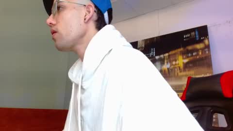 Snapshot of alexgiraldo__ chatting on 7, 7, 2026 alexgiraldo__ online show from 7, 7, 2026