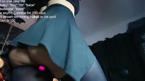 Snapshot of alexhoe_ chatting on 8, 7, 2026 Alex online show from 8, 7, 2026
