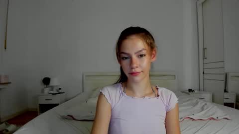 Snapshot of alexisyourdream chatting on 19, 9, 2025 Alex online show from 19, 9, 2025