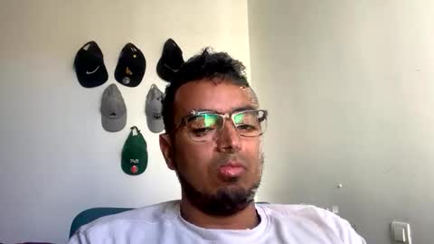 Snapshot of alexospina55 chatting on 1, 4, 2026 alexospina55 online show from 1, 4, 2026