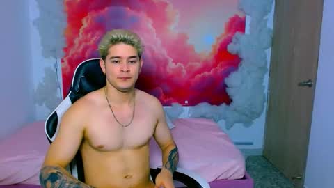 Snapshot of alexpierss chatting on 28, 11, 2025 Alex online show from 28, 11, 2025