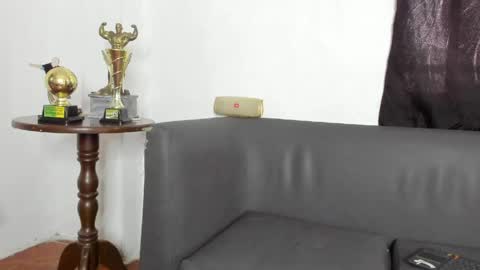 Snapshot of alexroyce_ chatting on 26, 5, 2026 ALEX ROYCE online show from 26, 5, 2026
