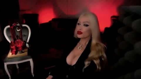 Snapshot of alfa_female chatting on 3, 12, 2024 AlfaFemale online show from 3, 12, 2024