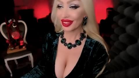 Snapshot of alfa_female chatting on 24, 12, 2024 AlfaFemale online show from 24, 12, 2024